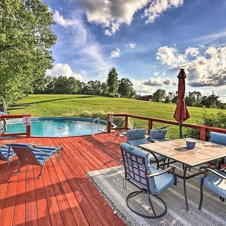 Williamstown Gem With Private Pool And Hot Tub! Villa Luaran gambar