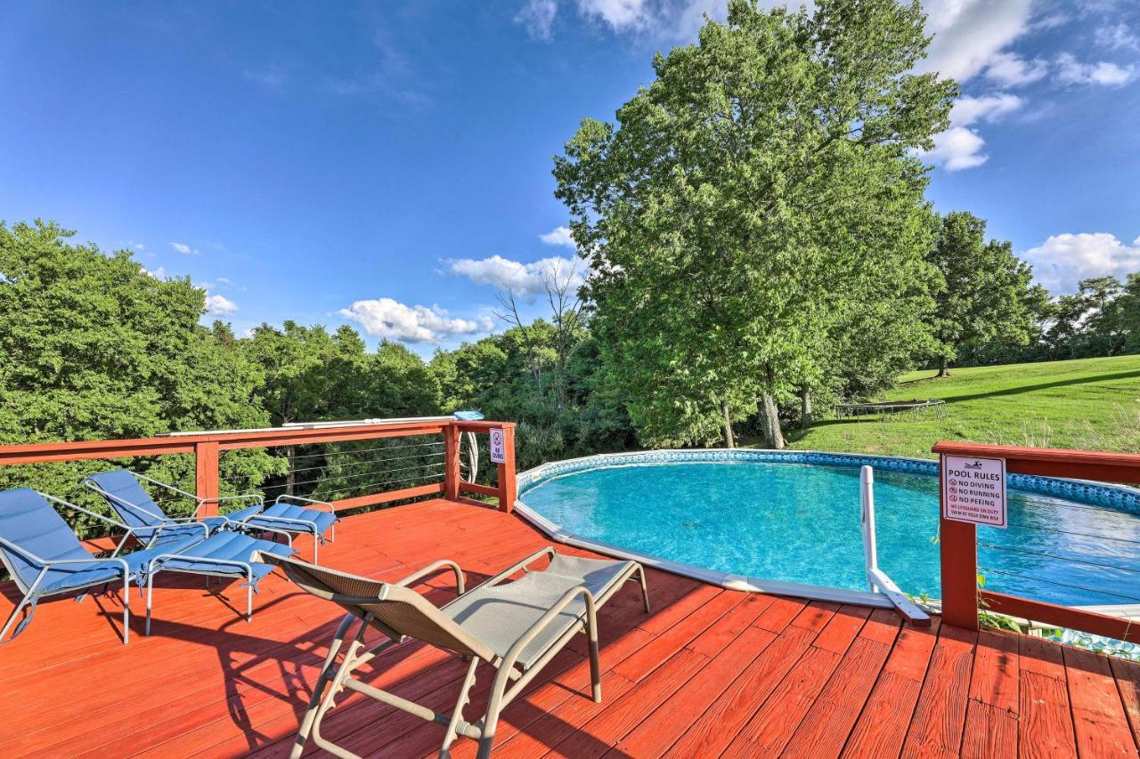 Williamstown Gem With Private Pool And Hot Tub! Villa Luaran gambar