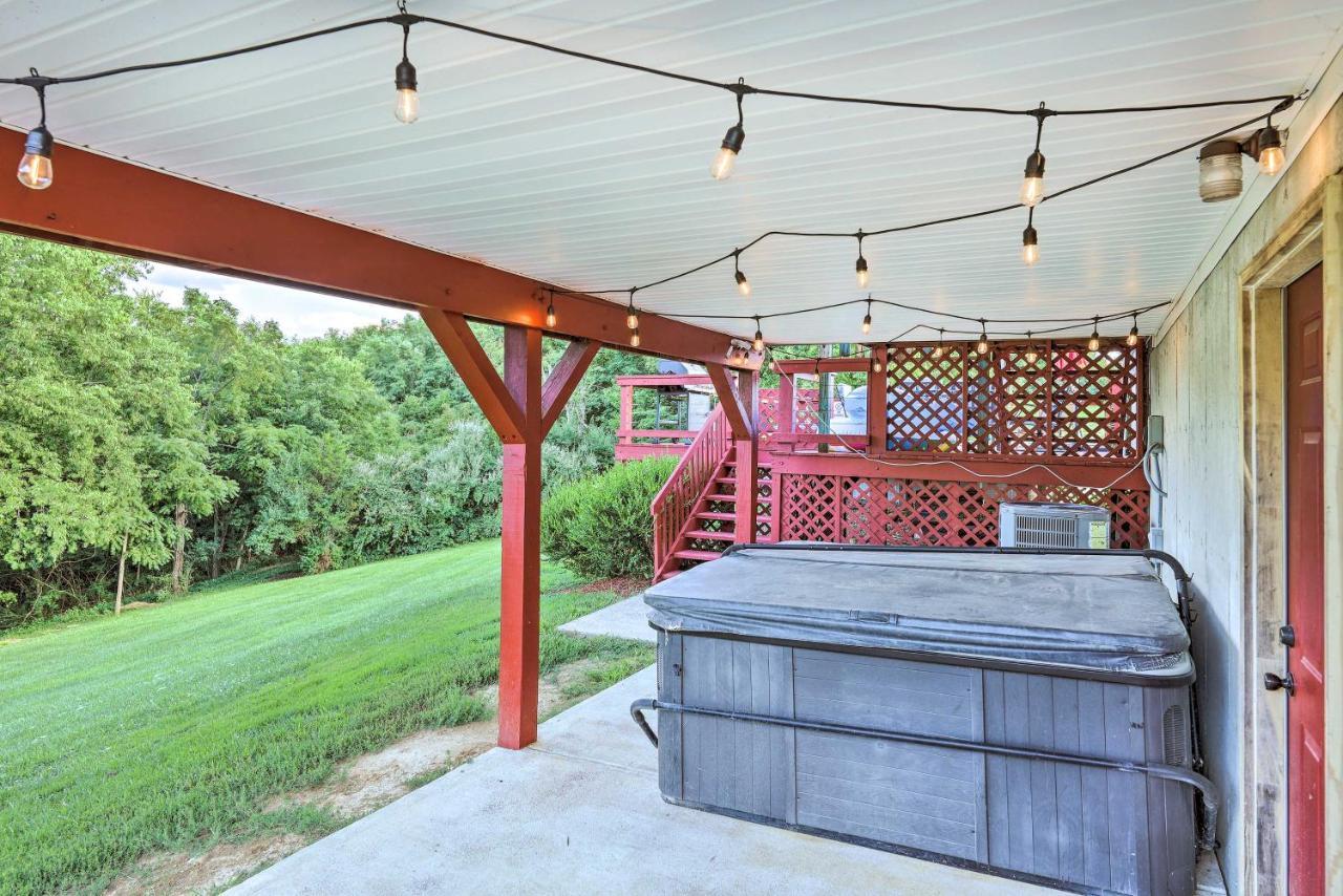 Williamstown Gem With Private Pool And Hot Tub! Villa Luaran gambar
