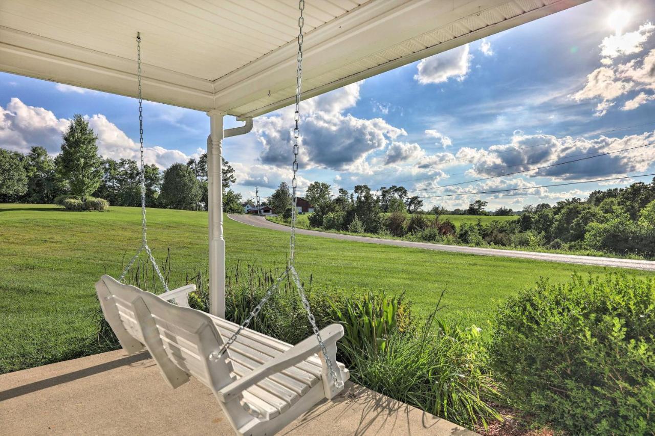 Williamstown Gem With Private Pool And Hot Tub! Villa Luaran gambar