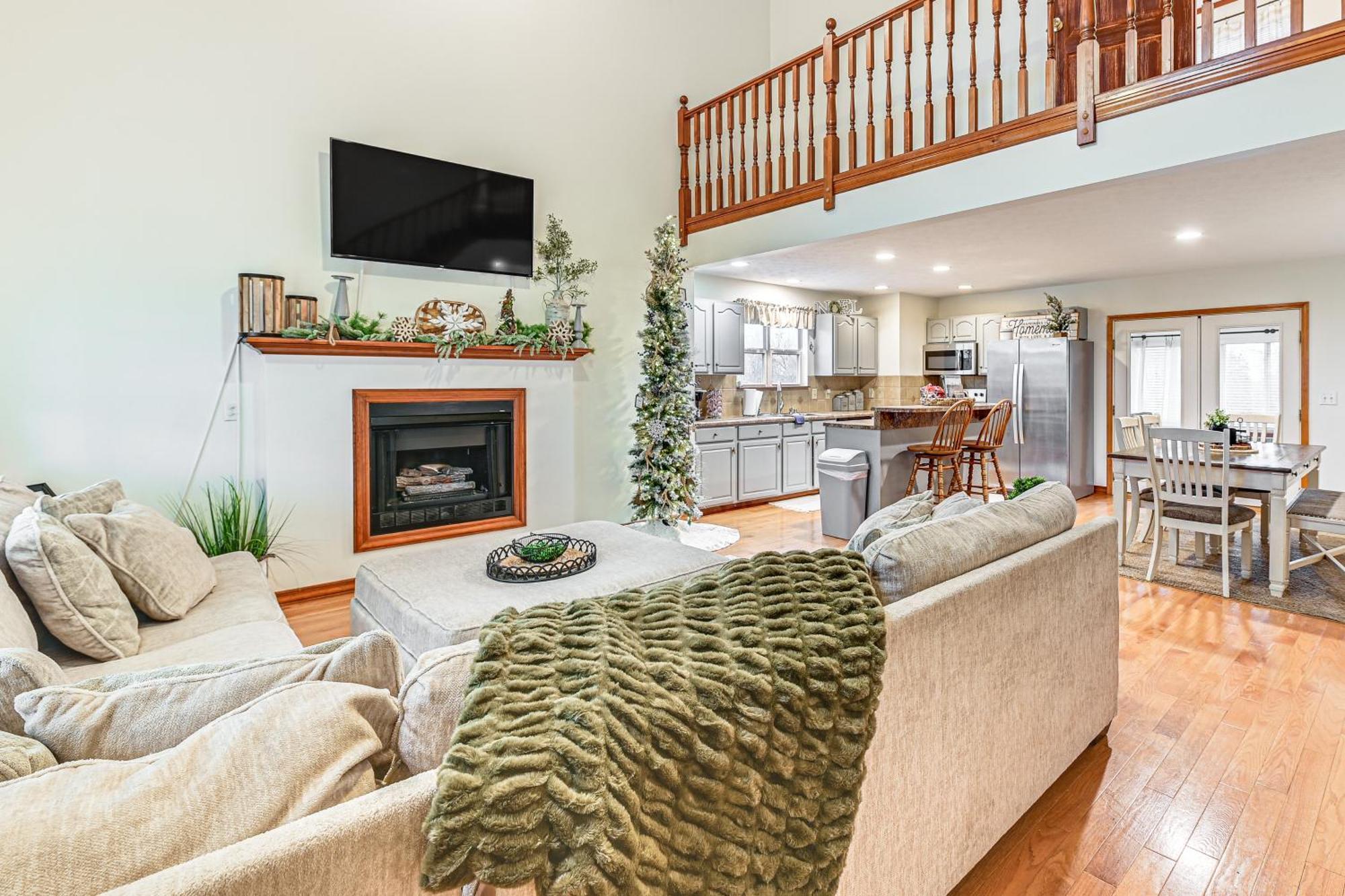 Williamstown Gem With Private Pool And Hot Tub! Villa Luaran gambar