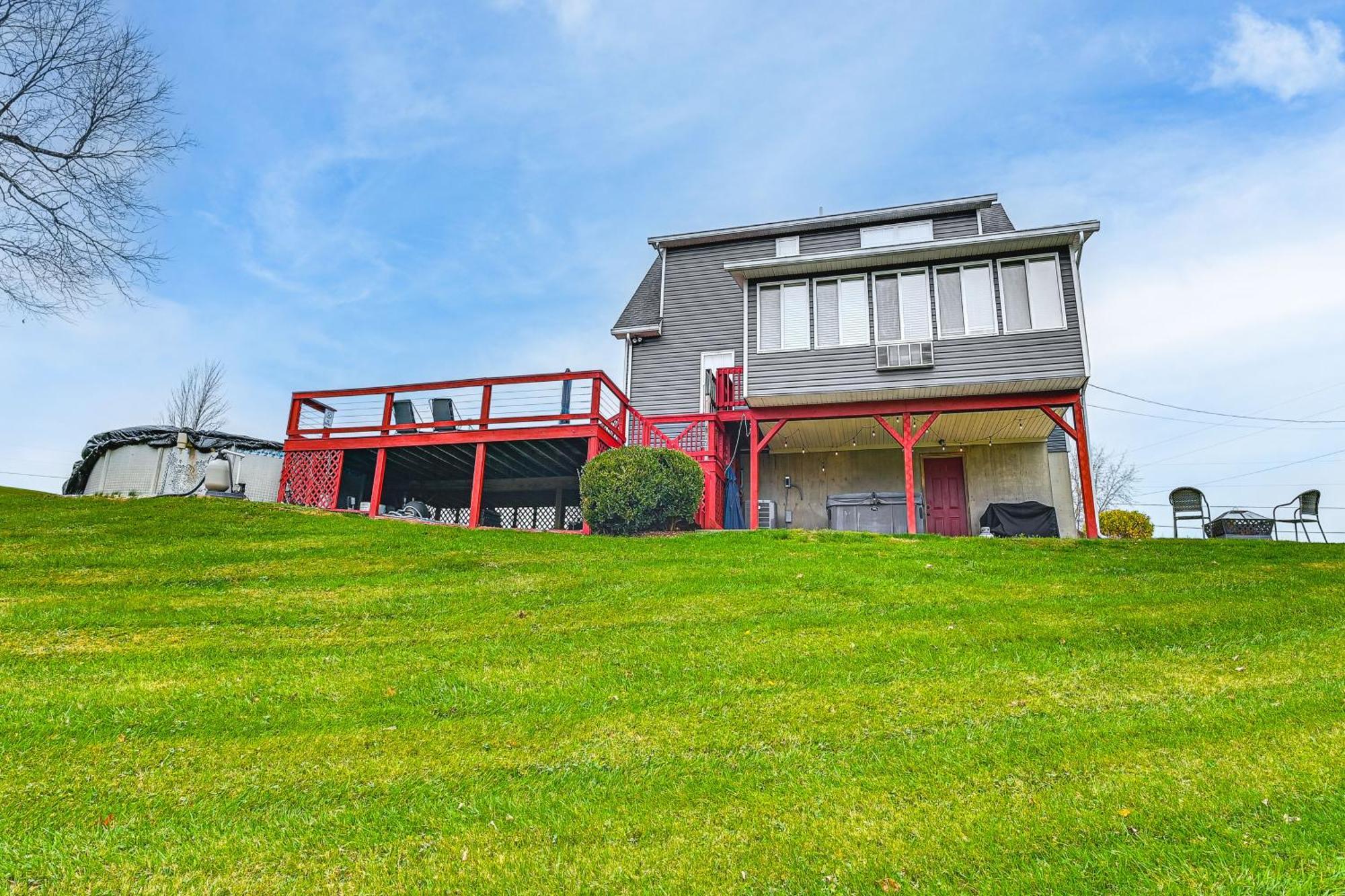 Williamstown Gem With Private Pool And Hot Tub! Villa Luaran gambar